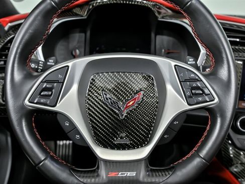 Used 2015 Chevrolet Corvette Z06 w/ 3LZ Preferred Equipment Group RWD image 27
