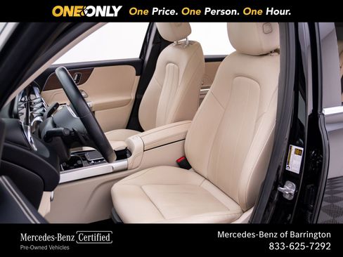 Used 2023 Mercedes-Benz GLB 250 4MATIC w/ Premium Package image 19