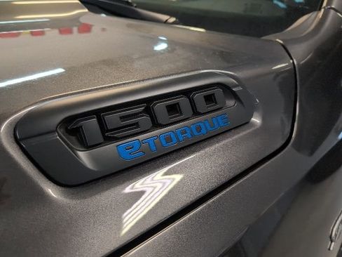 New 2026 RAM 1500 4x4 Crew Cab image 8
