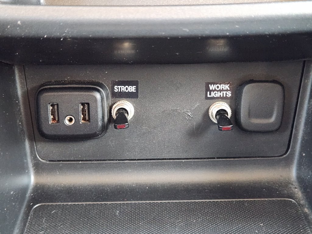 Used 2022 Chevrolet Colorado LT w/ Fleet Safety Package RWD image 20