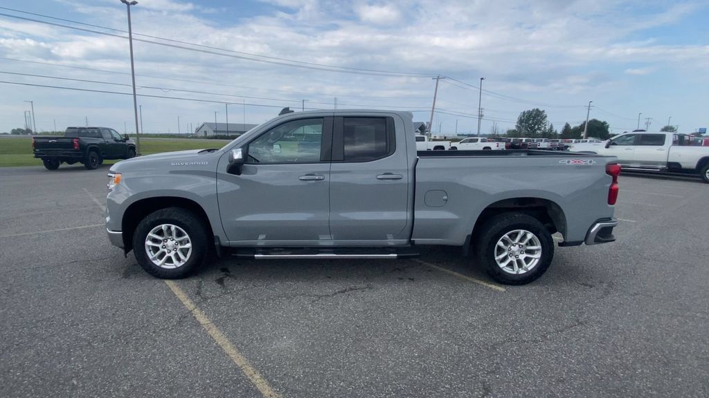 Certified 2024 Chevrolet Silverado 1500 LT AWD/4WD image 5