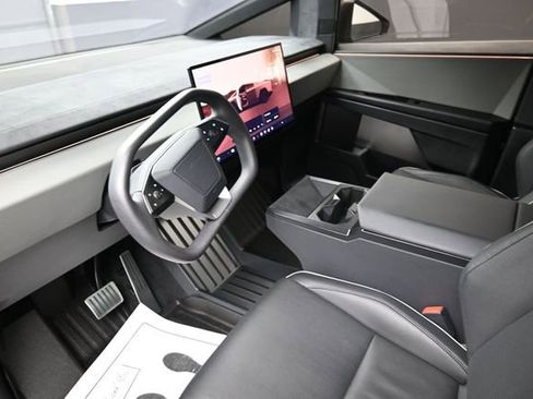 Used 2024 Tesla Cybertruck Cyberbeast AWD/4WD image 17