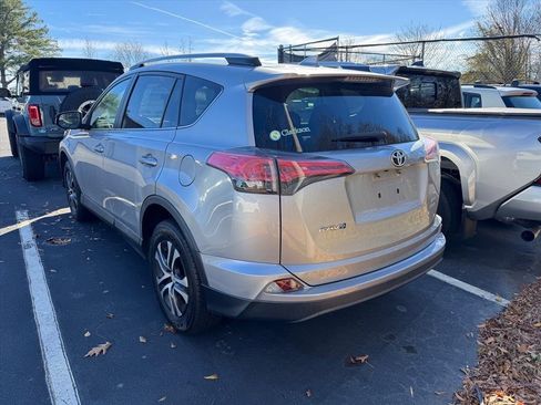 Used 2016 Toyota RAV4 LE image 7