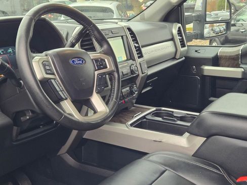 Used 2019 Ford F250 Lariat image 23