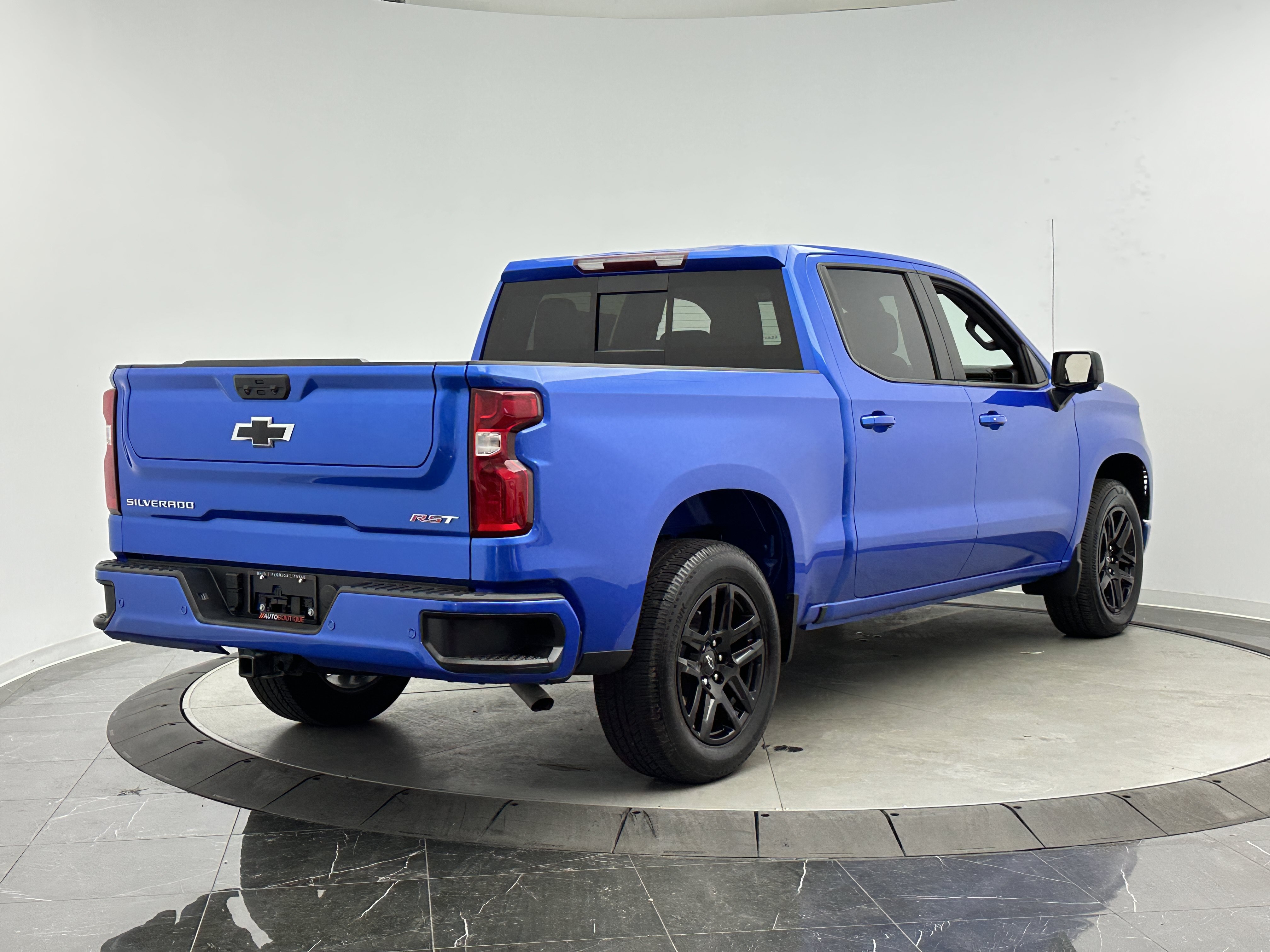 Used 2025 Chevrolet Silverado 1500 RST w/ Convenience Package II RWD image 7