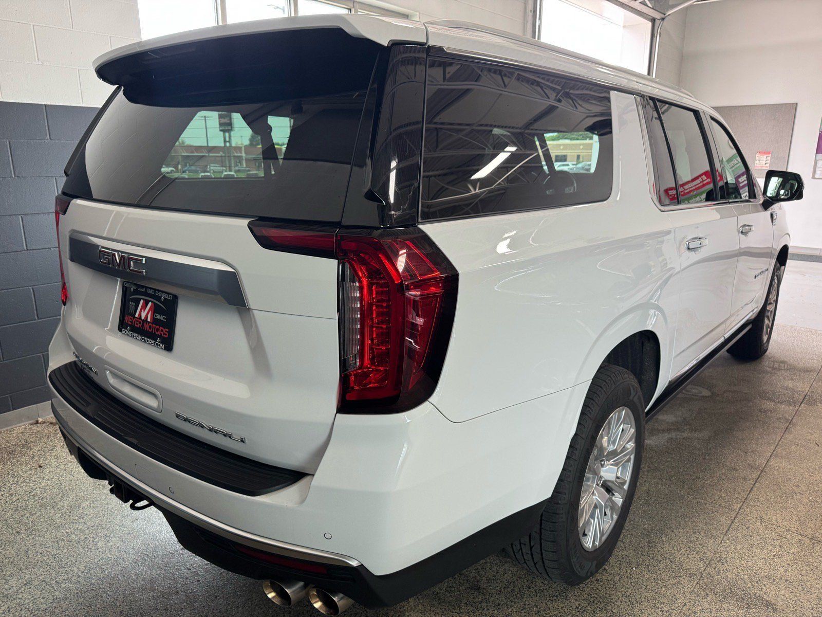 Used 2022 GMC Yukon XL Denali w/ Max Trailering Package AWD/4WD image 5