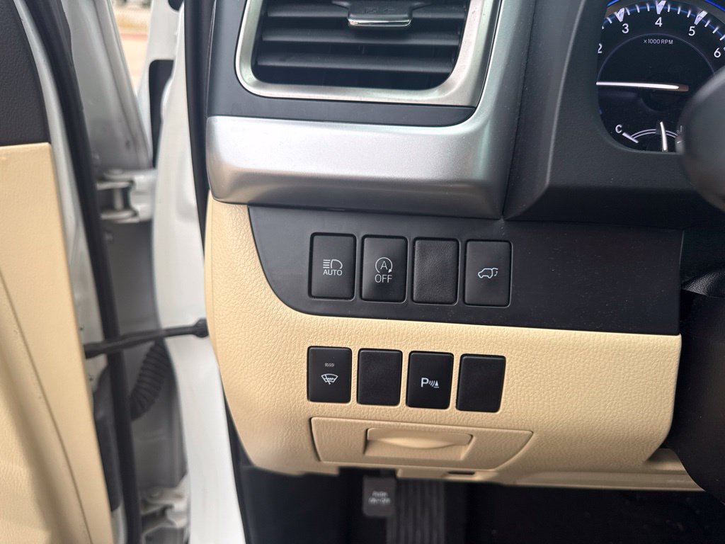 Used 2019 Toyota Highlander Limited FWD image 20