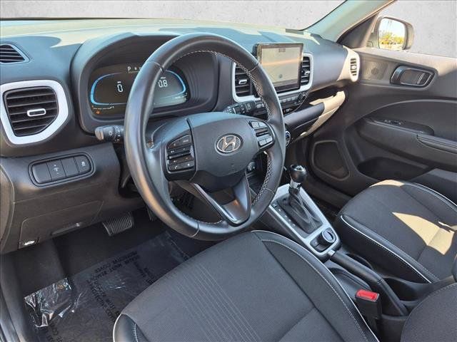 Used 2025 Hyundai Venue Limited FWD image 12