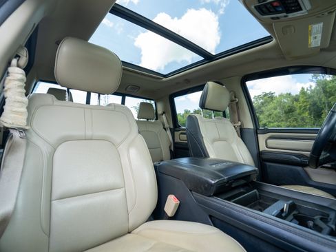Used 2019 RAM 1500 Limited AWD/4WD image 11