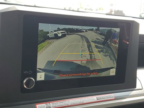 Certified 2025 Toyota Tacoma SR5 AWD/4WD image 26
