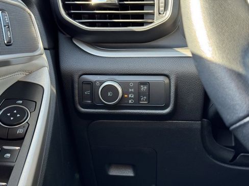 Certified 2022 Ford Explorer XLT w/ Equipment Group 202A image 35