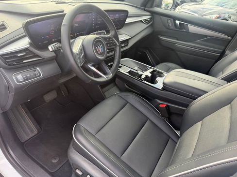 Used 2025 Buick Enclave Preferred image 12