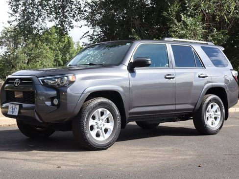 Used 2020 Toyota 4Runner SR5 image 11