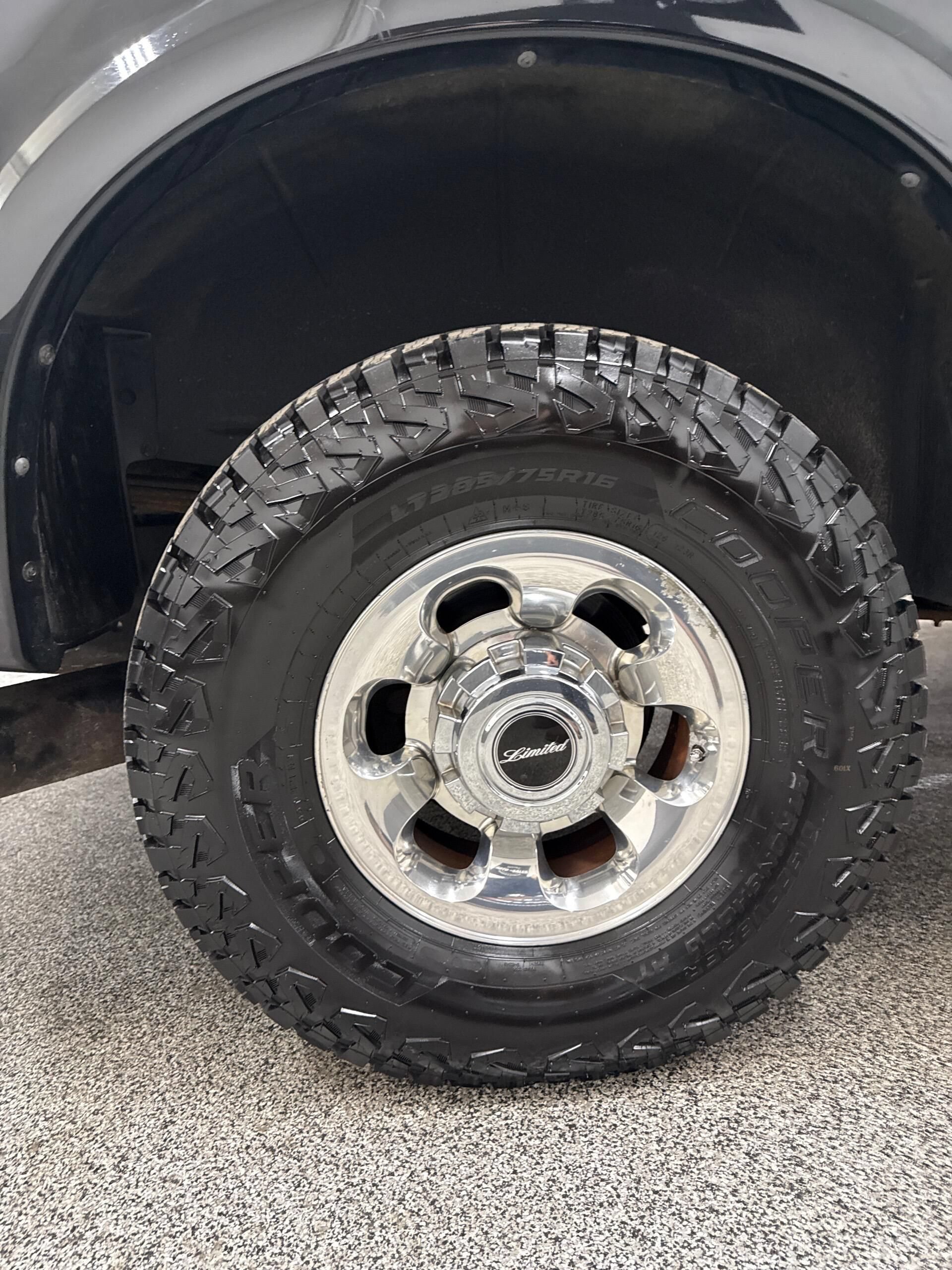 Used 2005 Ford Excursion Limited AWD/4WD image 11