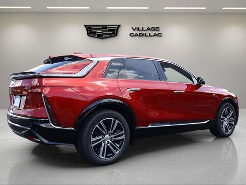 New 2025 Cadillac Lyriq Luxury image 5