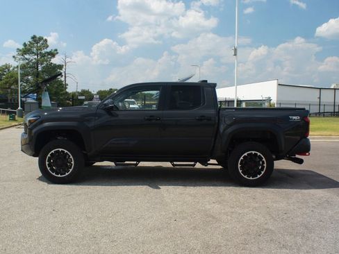 Used 2026 Toyota Tacoma TRD Off-Road w/ TRD Off Road Premium Package AWD/4WD image 13