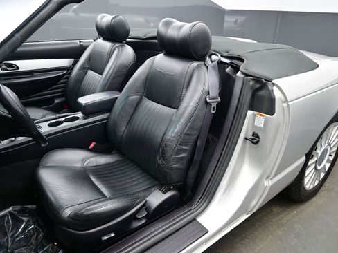 Used 2004 Ford Thunderbird image 11