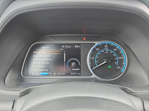 Used 2025 Nissan Leaf S image 22