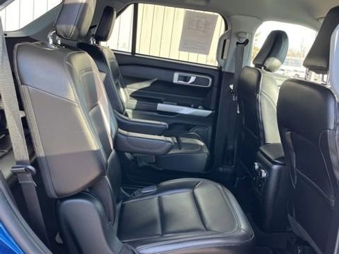 Used 2022 Ford Explorer XLT w/ Equipment Group 202A image 31