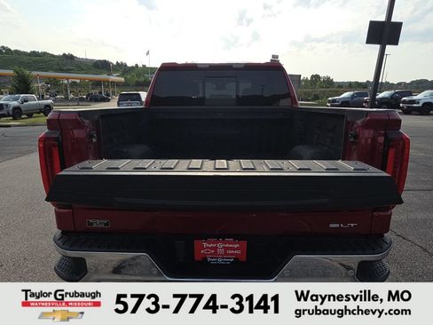 Used 2023 GMC Sierra 1500 SLT w/ SLT Premium Plus Package AWD/4WD image 9