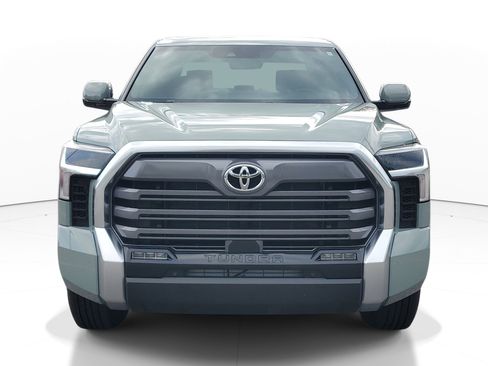 Used 2025 Toyota Tundra Limited AWD/4WD image 2