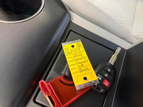 Used 2014 Toyota Camry LE FWD image 37