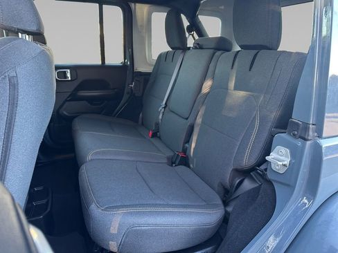 Used 2024 Jeep Wrangler Unlimited Sahara image 15