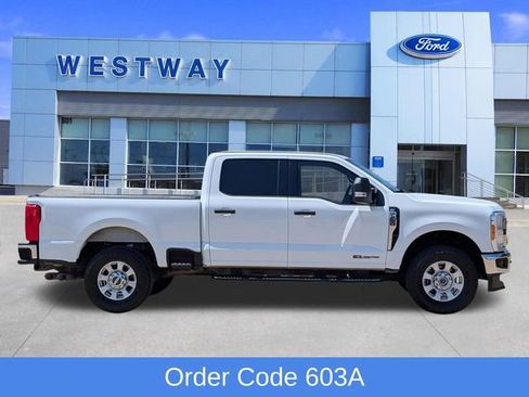 Used 2023 Ford F250 XLT w/ FX4 Off-Road Package AWD/4WD image 2