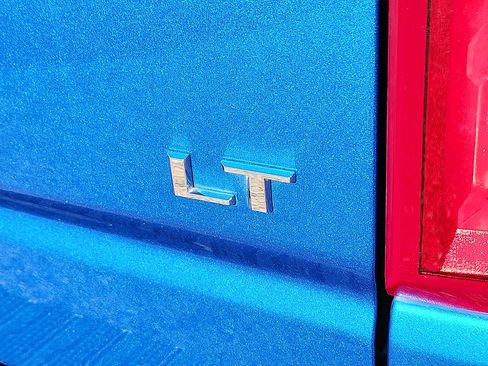 Used 2024 Chevrolet Silverado 1500 LT Trail Boss w/ Convenience Package II image 9