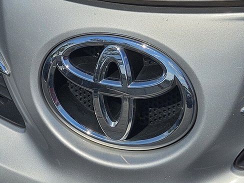 Used 2013 Toyota RAV4 XLE AWD/4WD image 31