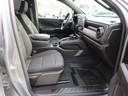 Certified 2025 Chevrolet Colorado W/T image 35