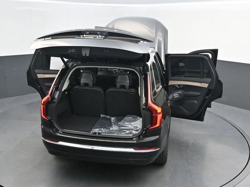 New 2026 Volvo XC90 B5 Plus AWD/4WD image 40