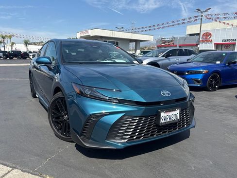 Used 2026 Toyota Camry SE w/ Convenience Package FWD image 2