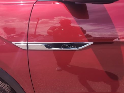 Used 2019 Volkswagen Atlas SEL R-Line AWD/4WD image 18