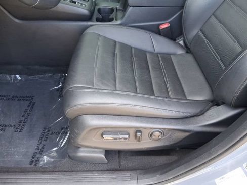 Used 2025 Honda CR-V EX-L image 11