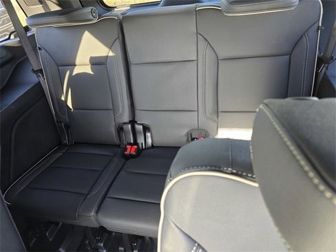 New 2026 GMC Yukon Elevation image 9