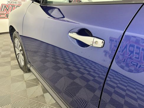 Used 2020 Nissan Pathfinder S FWD image 24
