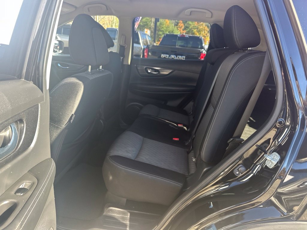 Used 2017 Nissan Rogue SV AWD/4WD image 33