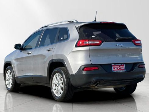 Used 2018 Jeep Cherokee Latitude Plus image 4