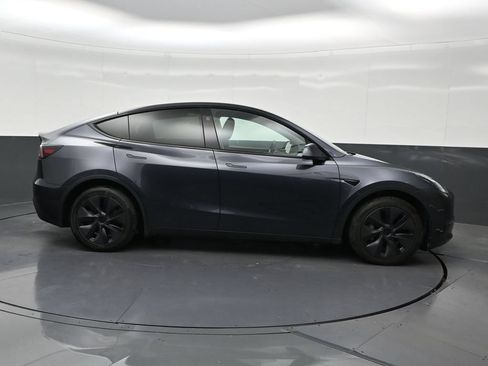 Used 2024 Tesla Model Y Long Range AWD/4WD image 6