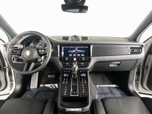 New 2026 Porsche Macan GTS image 33