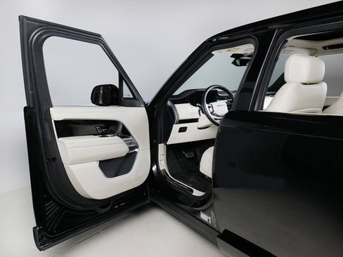 Certified 2025 Land Rover Range Rover SE AWD/4WD image 24