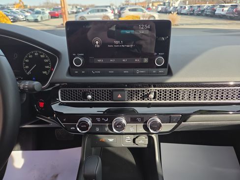 Used 2024 Honda Civic EX-L image 25