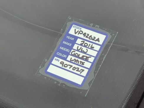 Used 2016 Volkswagen e-Golf SE image 14