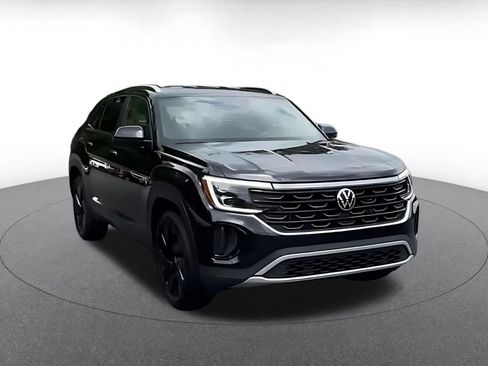 Used 2026 Volkswagen Atlas Cross Sport SE FWD image 3