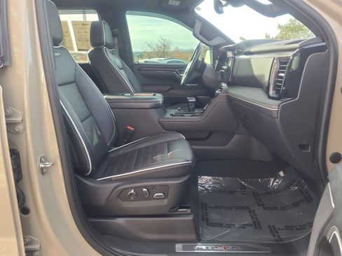 Used 2022 GMC Sierra 1500 AT4X image 19