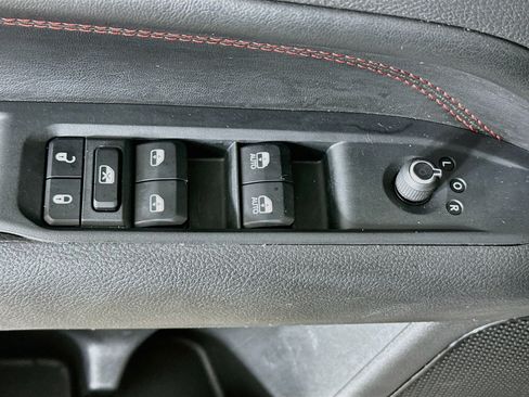 Used 2025 Jeep Compass Trailhawk AWD/4WD image 15