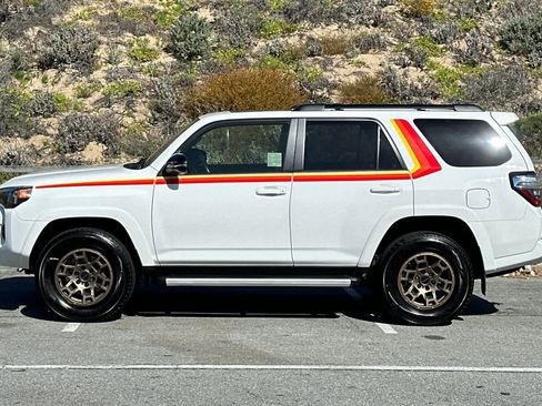 Used 2023 Toyota 4Runner 40th Anniversary SE image 9