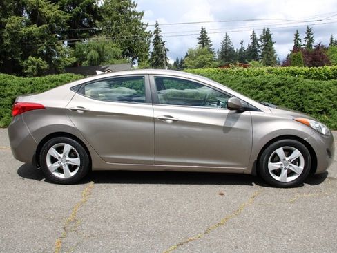 Used 2013 Hyundai Elantra GLS FWD image 11