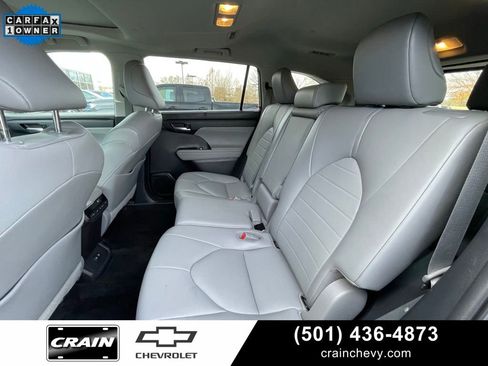 Used 2021 Toyota Highlander XLE image 26